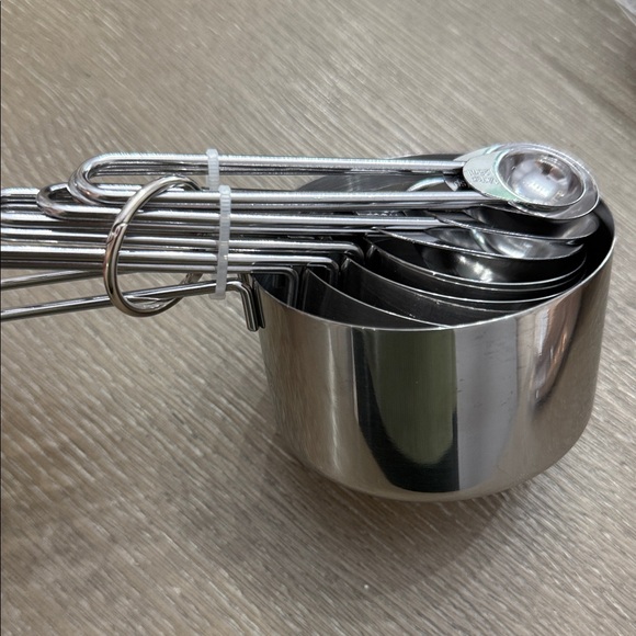 Martha Stewart - 2 Wooden Spoon and Metal Measuring Cups Set - Picture 4 of 5